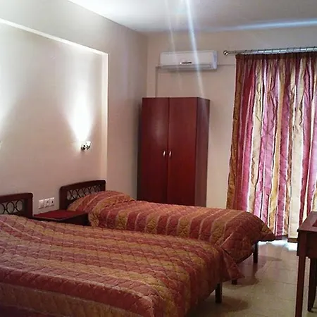 Marie Claire * Olympiakí Aktí