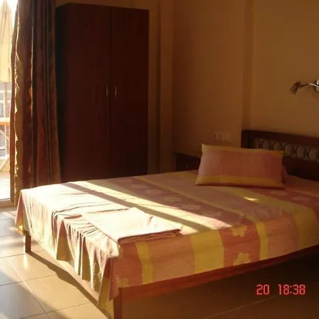 Marie Claire * Olympiakí Aktí